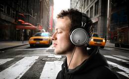 pedestrian-headphones-120117